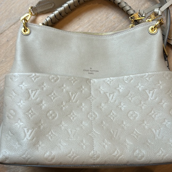 Louis Vuitton Monogram Empreinte Maida Hobo - Great Condition - Picture 13 of 16